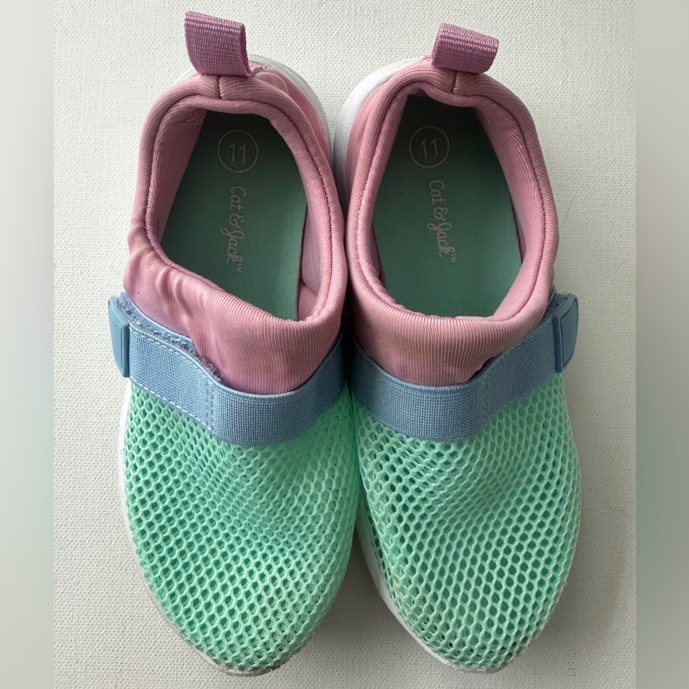 Cat & Jack girl’s slip-on water shoes.  Size 11T.